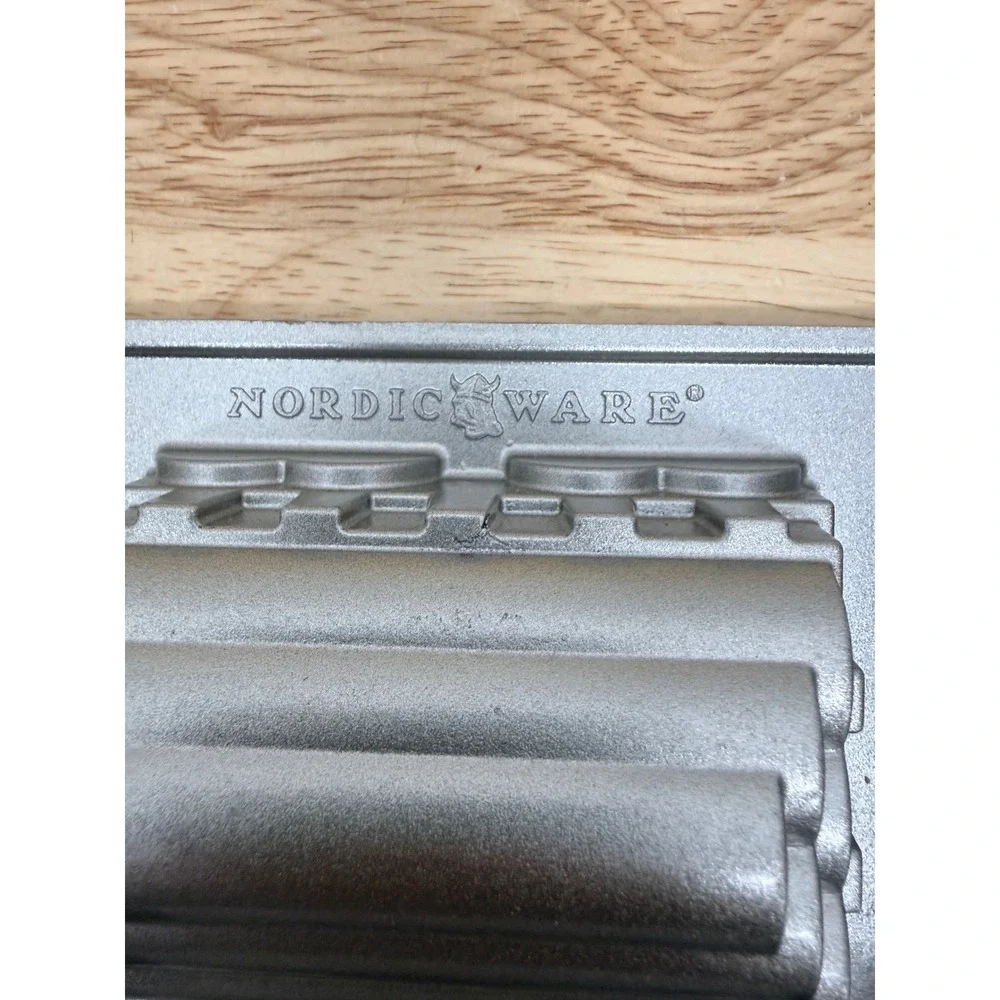Nordic Ware Train Cake Pan Silver Cast Aluminum 9 Cavity 5 Cup 1.2L USA #11